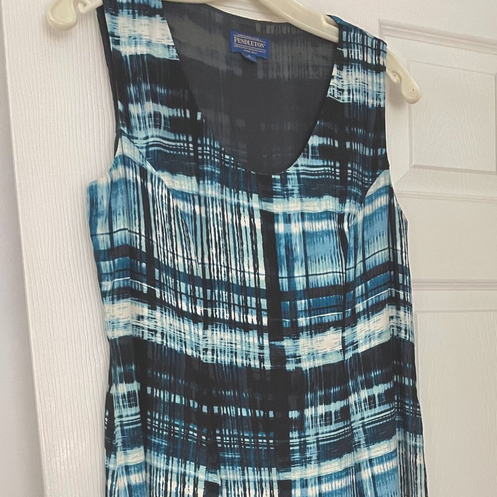 Pendleton shift with scoop neck